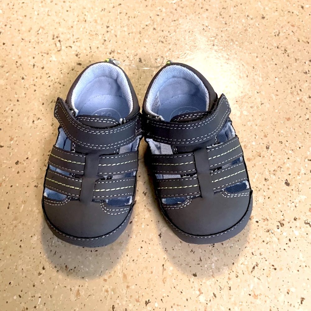 Ro + Me baby shoes size 6-12 months.